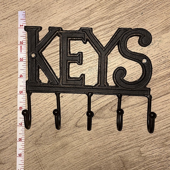 Threshold Rustic Cast Iron "Keys" 5-Hook Key Rack - Picture 6 of 7